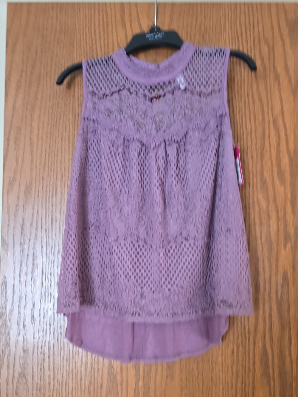 Xhilaration Dusty Mauve Lace & Mesh High-Low Sleeveless Top